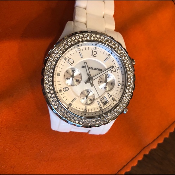 Michael Kors Mk-5300 Oversized White Watch - Picture 1 of 8